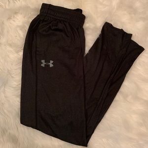 Gray, UnderArmour sweatpants sz S